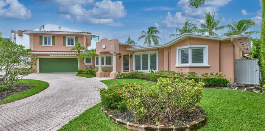 Casa en Fort Lauderdale, Florida 3 dormitorios, 330.36 m2 № 2414362
