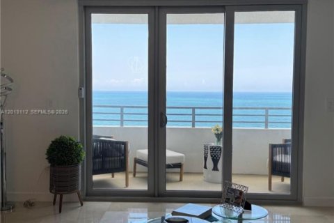 Condo in Miami Beach, Florida, 1 bedroom  № 2076556 - photo 5