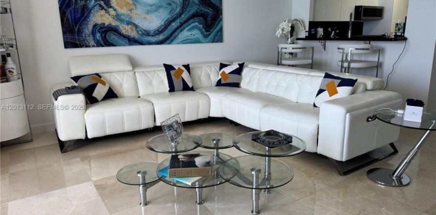 Condo in Miami Beach, Florida, 1 bedroom  № 2076556