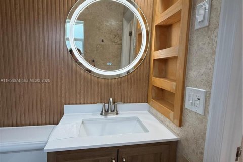 House in Boca Raton, Florida 3 bedrooms, 142.79 sq.m. № 2026693 - photo 18