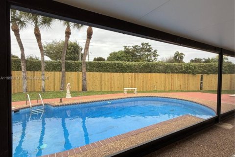 House in Boca Raton, Florida 3 bedrooms, 142.79 sq.m. № 2026693 - photo 30