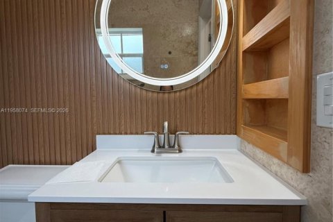 House in Boca Raton, Florida 3 bedrooms, 142.79 sq.m. № 2026693 - photo 17