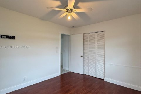 House in Boca Raton, Florida 3 bedrooms, 142.79 sq.m. № 2026693 - photo 28