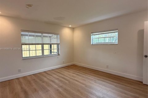 House in Boca Raton, Florida 3 bedrooms, 142.79 sq.m. № 2026693 - photo 11