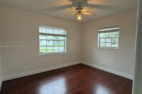 House in Boca Raton, Florida 3 bedrooms, 142.79 sq.m. № 2026693 - photo 26