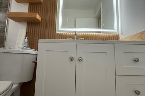 House in Boca Raton, Florida 3 bedrooms, 142.79 sq.m. № 2026693 - photo 8