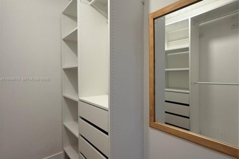 House in Boca Raton, Florida 3 bedrooms, 142.79 sq.m. № 2026693 - photo 15