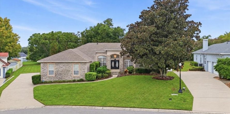 Villa ou maison à Lakeland, Floride 4 chambres, 266.54 m2 № 2413579