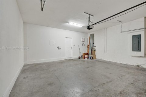 Купить виллу или дом в Хайалиа, Флорида 5 спален, 308.06м2, № 2152817 - фото 25