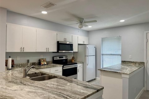 Condominio en alquiler en Sarasota, Florida, 2 dormitorios, 99.31 m2 № 1666242 - foto 12