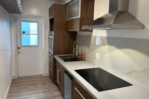 Купить кондоминиум в Майами, Флорида 1 спальня, 60.67м2, № 1921796 - фото 20