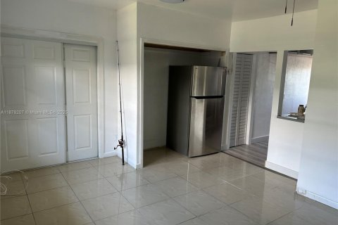 Купить кондоминиум в Майами, Флорида 1 спальня, 60.67м2, № 1921796 - фото 12