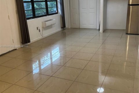 Купить кондоминиум в Майами, Флорида 1 спальня, 60.67м2, № 1921796 - фото 13