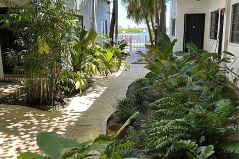 Купить кондоминиум в Майами, Флорида 1 спальня, 60.67м2, № 1921796 - фото 11