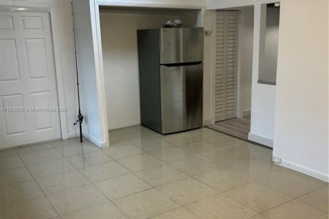 Купить кондоминиум в Майами, Флорида 1 спальня, 60.67м2, № 1921796 - фото 14