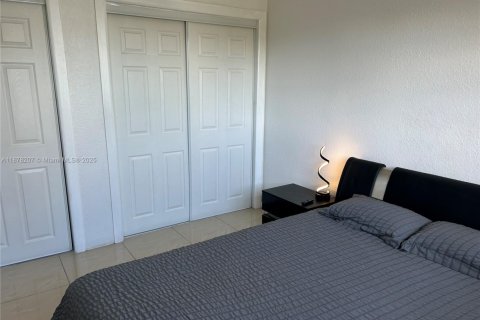 Купить кондоминиум в Майами, Флорида 1 спальня, 60.67м2, № 1921796 - фото 9