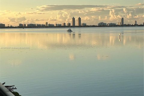 Купить кондоминиум в Майами, Флорида 1 спальня, 60.67м2, № 1921796 - фото 10