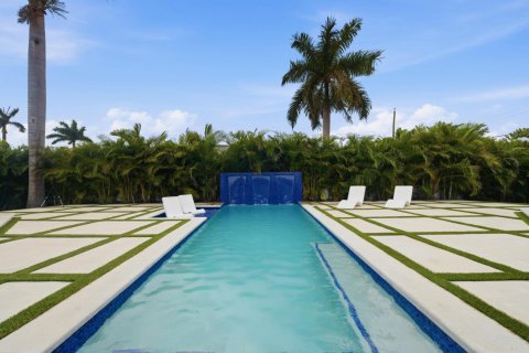 House in Fort Lauderdale, Florida 3 bedrooms, 282.14 sq.m. № 2247064