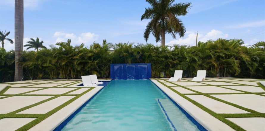 House in Fort Lauderdale, Florida 3 bedrooms, 282.14 sq.m. № 2247064