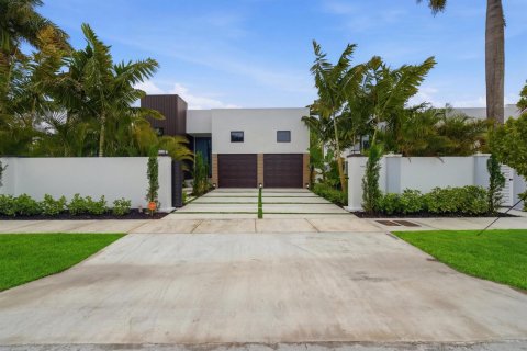 House in Fort Lauderdale, Florida 3 bedrooms, 282.14 sq.m. № 2247064 - photo 3