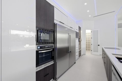 House in Fort Lauderdale, Florida 3 bedrooms, 282.14 sq.m. № 2247064 - photo 11
