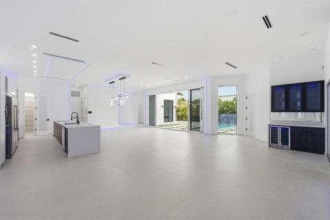 House in Fort Lauderdale, Florida 3 bedrooms, 282.14 sq.m. № 2247064 - photo 13