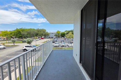 Condo in Hollywood, Florida, 2 bedrooms  № 1878392 - photo 29
