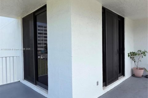 Condo in Hollywood, Florida, 2 bedrooms  № 1878392 - photo 28