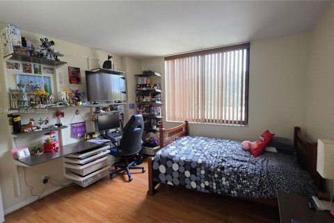 Condo in Hollywood, Florida, 2 bedrooms  № 1878392 - photo 23