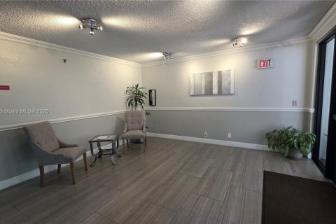 Condo in Hollywood, Florida, 2 bedrooms  № 1878392 - photo 5