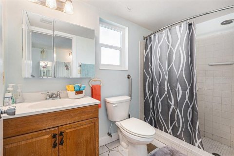 Condo in Saint Petersburg, Florida, 2 bedrooms  № 1543091 - photo 18