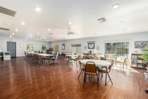 Condo in Saint Petersburg, Florida, 2 bedrooms  № 1543091 - photo 27