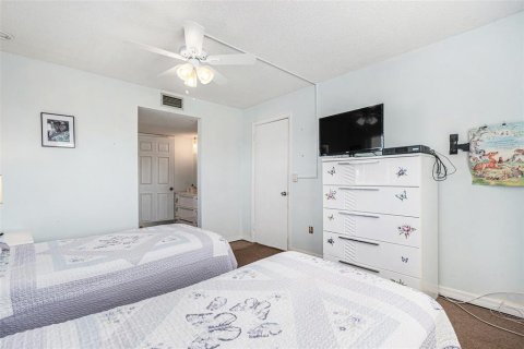 Condo in Saint Petersburg, Florida, 2 bedrooms  № 1543091 - photo 16