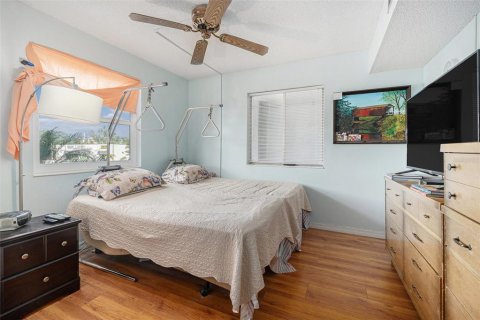 Condo in Saint Petersburg, Florida, 2 bedrooms  № 1543091 - photo 21