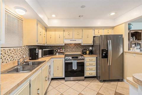 Condo in Saint Petersburg, Florida, 2 bedrooms  № 1543091 - photo 3