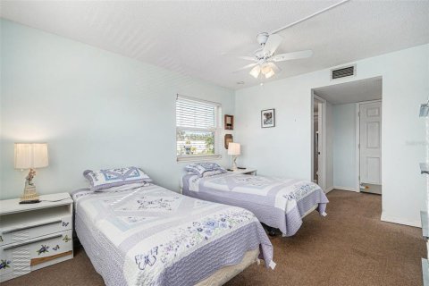 Condo in Saint Petersburg, Florida, 2 bedrooms  № 1543091 - photo 17