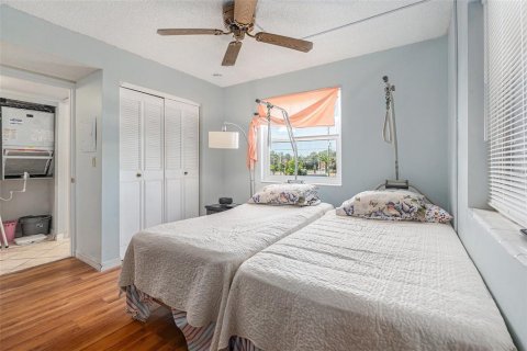 Condo in Saint Petersburg, Florida, 2 bedrooms  № 1543091 - photo 20