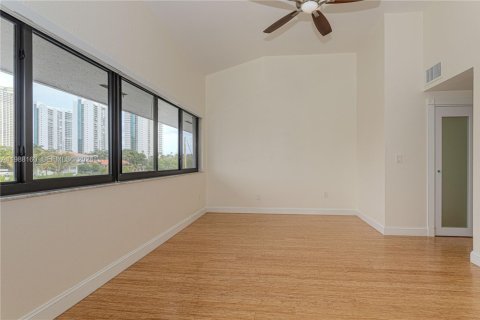 Снять в аренду кондоминиум в Санни-Айлс-Бич, Флорида 3 спальни, 210.42м2, № 2049028 - фото 29