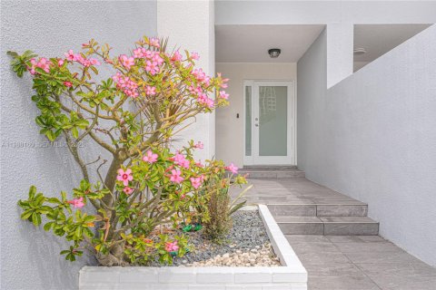 Снять в аренду кондоминиум в Санни-Айлс-Бич, Флорида 3 спальни, 210.42м2, № 2049028 - фото 7