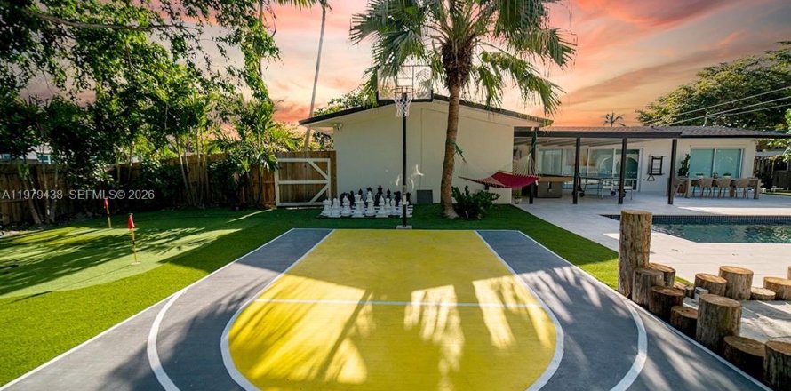 Дом в Катлер-Бей, Флорида 5 спален, 153.57м2 № 2046051