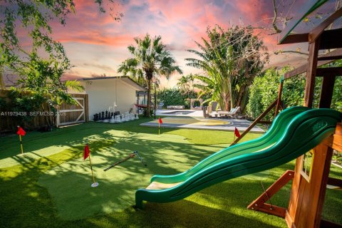 Купить виллу или дом в Катлер-Бей, Флорида 5 спален, 153.57м2, № 2046051 - фото 8