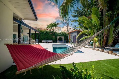 Купить виллу или дом в Катлер-Бей, Флорида 5 спален, 153.57м2, № 2046051 - фото 6