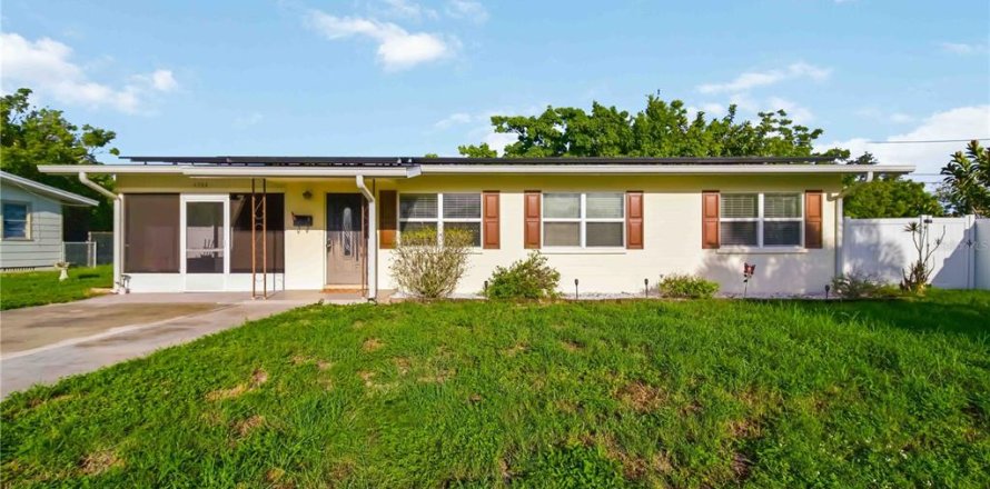 House in Bradenton, Florida 3 bedrooms, 106.65 sq.m. № 2199916