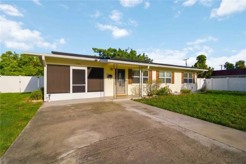 House in Bradenton, Florida 3 bedrooms, 106.65 sq.m. № 2199916 - photo 2