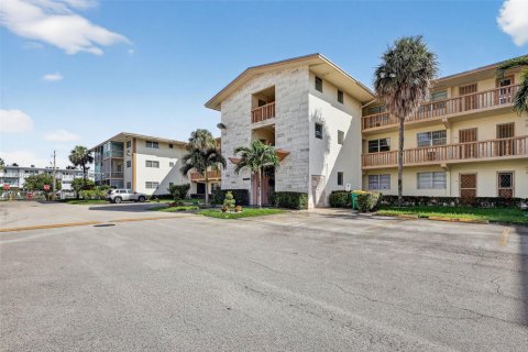 Condominio en venta en Miami, Florida, 1 dormitorio, 63.92 m2 № 1953112 - foto 23