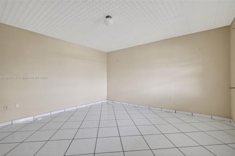 Condominio en venta en Miami, Florida, 1 dormitorio, 63.92 m2 № 1953112 - foto 12