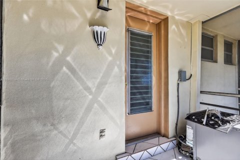 Condominio en venta en Miami, Florida, 1 dormitorio, 63.92 m2 № 1953112 - foto 21