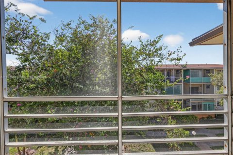 Condominio en venta en Miami, Florida, 1 dormitorio, 63.92 m2 № 1953112 - foto 15