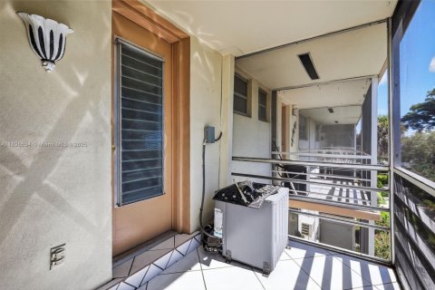 Condominio en venta en Miami, Florida, 1 dormitorio, 63.92 m2 № 1953112 - foto 19