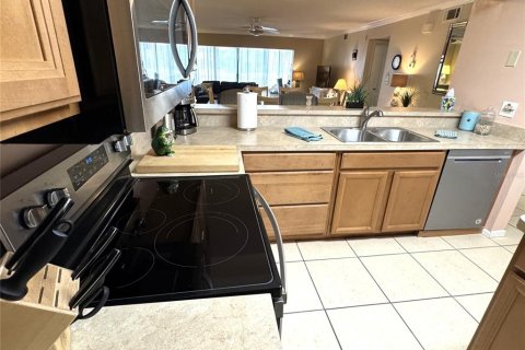 Condo in Bradenton, Florida, 2 bedrooms  № 1796866 - photo 18